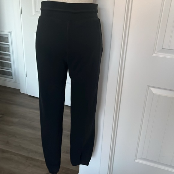 Wild fable black with white drawstring and 2 front side pockets sweatpants - Picture 4 of 8